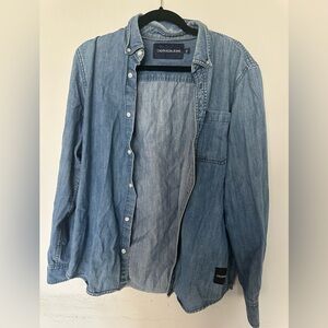 Calvin Klein Jeans Men's Light Denim Button-Down Shirt